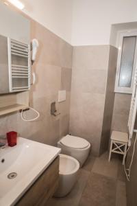 A bathroom at Mole Adriana Guest House