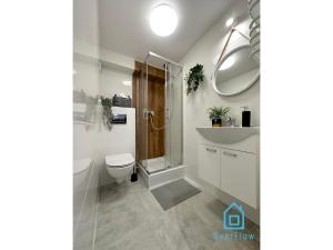 Koupelna v ubytování Munch Room -10 Minutes to Gdańsk Old Town & Sea