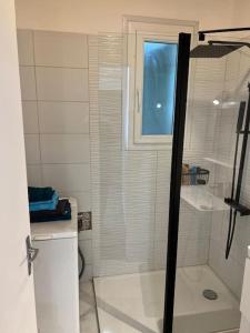 Koupelna v ubytování petite maison à 150m de la plage