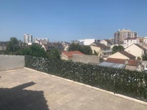 Zdjęcie z galerii obiektu Appartement en zone pavillonnaire w mieście Drancy