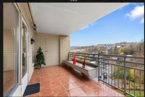 Μπαλκόνι ή βεράντα στο Apartment in Sandvika, 15 minutes from Oslo.