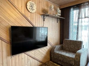 Koivula Guest Houseにあるテレビまたはエンターテインメントセンター