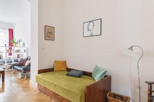 Posedenie v ubytovaní Bright & Spacious Loft With Basilica View