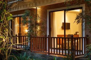 Giardino di Hotel Thrive, A Tropical Courtyard