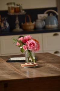 Φωτογραφία από το άλμπουμ του Le Petit Riousset, gîte à la campagne, piscine σε Montvendre