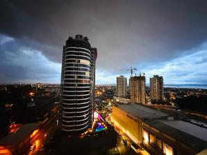 Nespecifikovaný výhled na destinaci Davao nebo výhled na město při pohledu z aparthotelu