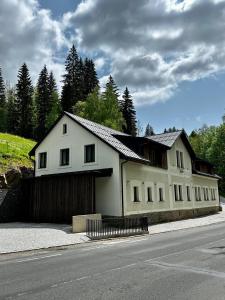 Budova, kde se apartmán nachází