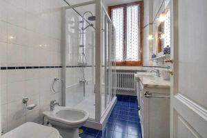 A bathroom at Santa croce elegant with garage