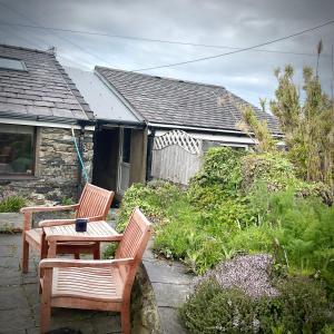 Gallery image of Beudy Bach & Beudy Mawr at Mountainstudios in Bangor
