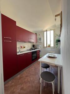 A kitchen or kitchenette at Pizzo Central House