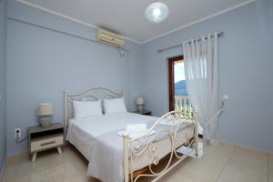 Gallery image of Hillside Private Villa Lefkada in Fternón