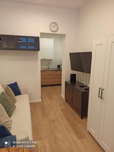 Kuchyňa alebo kuchynka v ubytovaní Hostel Pałacyk