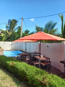 Bazén v ubytování Bois Mapou Self Catering Apartments Unit 203 nebo v jeho okolí