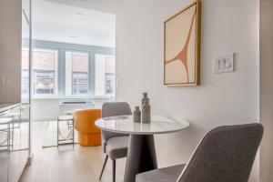 Gallery image of FiDi 1br w gym doorman wd nr Wall St NYC-983 in New York