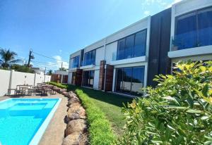 Bazén v ubytování Bois Mapou Self Catering Apartments Unit 203 nebo v jeho okolí