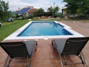 The swimming pool at or close to Casiñas de Acevedo