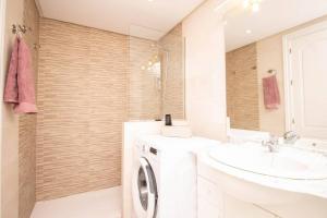 Kúpeľňa v ubytovaní Duquesa 603 By IVI Real Estate
