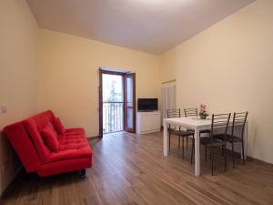 TV a/nebo společenská místnost v ubytování Camelia House