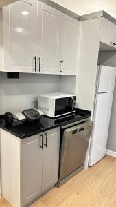 Kuchyň nebo kuchyňský kout v ubytování KELES HOME