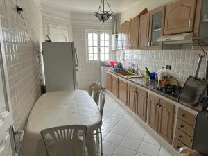 Dapur atau dapur kecil di Résidence TANTANA à 50m de la plage