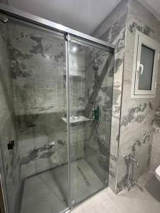 Ein Badezimmer in der Unterkunft luxueux S+2