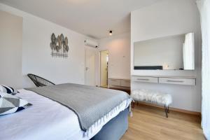 Ένα ή περισσότερα κρεβάτια σε δωμάτιο στο New amazing holiday house with pool +33 φωτογραφίες