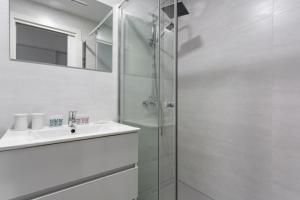 Łazienka w obiekcie 1 bedroom 1 bathroom furnished - Av de America - studio - MintyStay