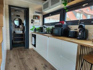 Kuchyň nebo kuchyňský kout v ubytování Mariolas Tinyhouse
