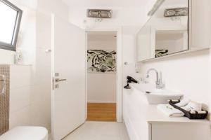 Charming Unit with Pool and Great Amenities的一间浴室