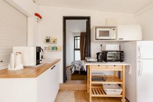 Charming Unit with Pool and Great Amenities的厨房或小厨房
