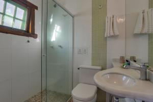 Um banheiro em Chez Louise et Louis Pé na Areia