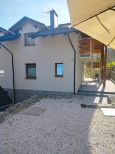 Budova, v ktorej sa apartmán nachádza