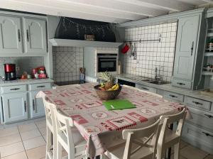 Kuchyň nebo kuchyňský kout v ubytování La Maison Ardoise + 28 fotografií