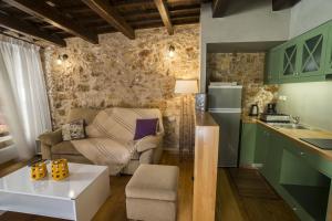 A kitchen or kitchenette at Eulogia Casa