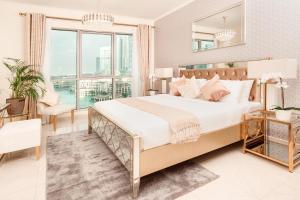 Postel nebo postele na pokoji v ubytování Elite Royal Apartment Full Burj Khalifa & Fountain View - Czar
