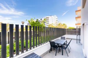 Balkón alebo terasa v ubytovaní Beachfront Apartment 034