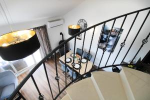 Posedenie v ubytovaní Luxury apartment Duće with private pool
