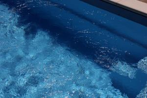 Bazén v ubytovaní Luxury apartment Duće with private pool alebo v jeho blízkosti
