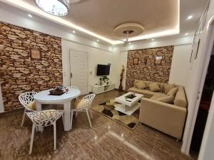 Zona d'estar a 1 Bedroom Appartment B109 in Jungle Club House Hurghada