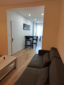 Posedenie v ubytovaní Moderne et chaleureux duplex en centre-ville