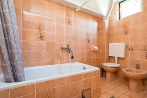 Koupelna v ubytování Apartment Martina by El-Pi Tours + 34 fotografií