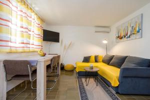 Posezení v ubytování Apartment Martina by El-Pi Tours