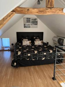 Postel nebo postele na pokoji v ubytování Cottage cocooning romantique avec jaccuzzi privé