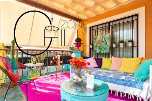 A seating area at Z&Olé