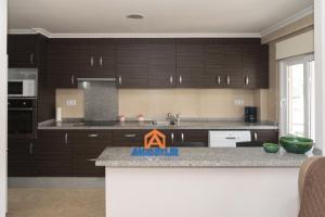 Gallery image of Haiti, 5-15 in Cullera