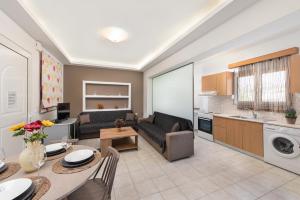 Kuchyň nebo kuchyňský kout v ubytování Savvas Apartment