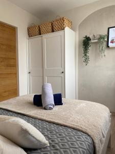 Łóżko lub łóżka w pokoju w obiekcie Maison d architecte avec spa