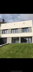 Budynek, w którym mieści się apartament