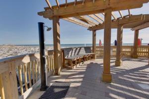 Balkón nebo terasa v ubytování Pelican Beach Resort-Walkout Unit-On the Beach