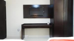 Bilik mandi di Suites San Luis